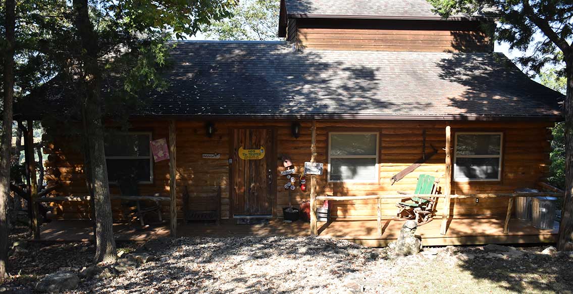 Eureka Springs Cabin - The Trapper